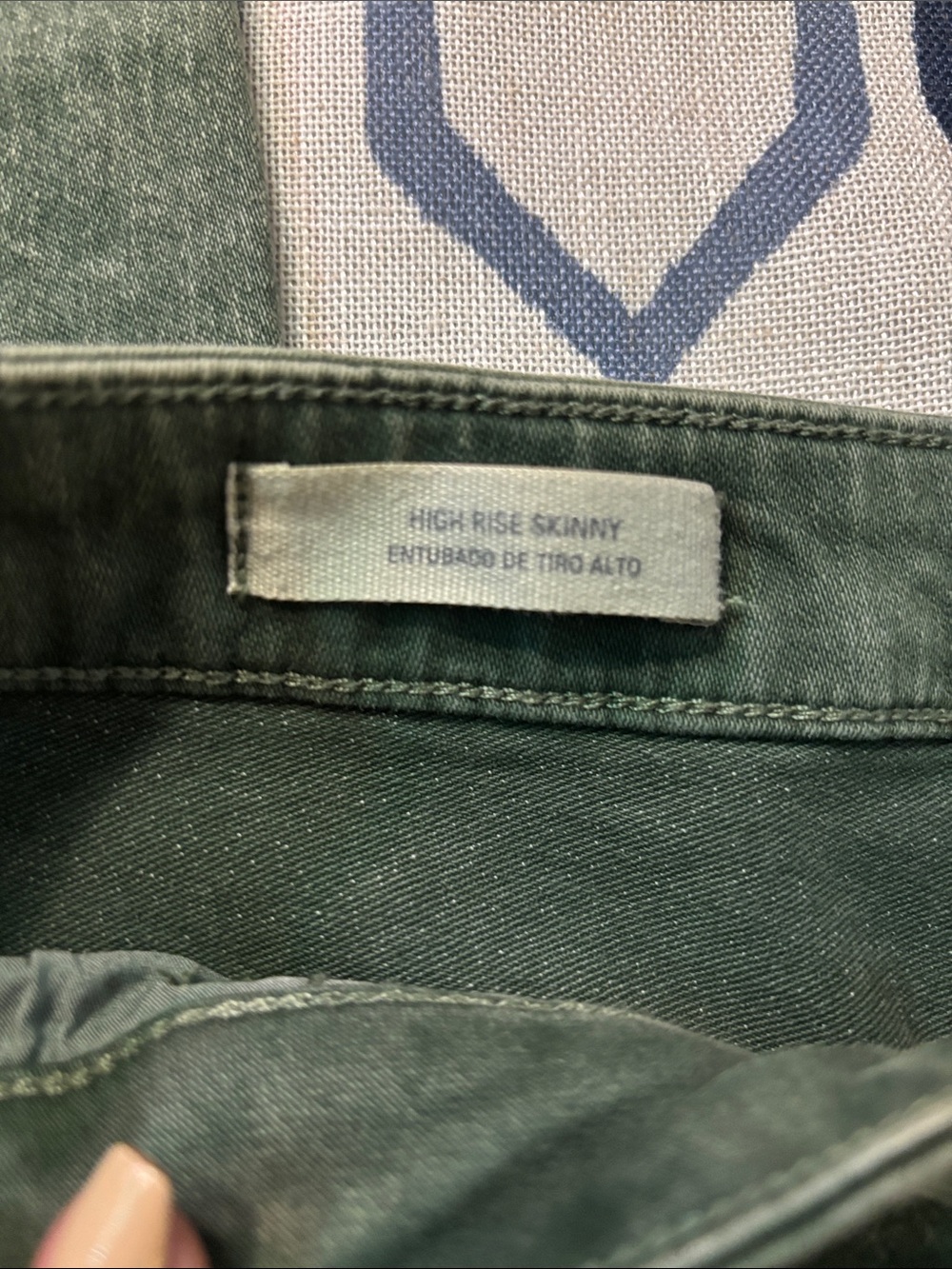 Universal Thread High Rise Skinny Green Pant Size 12/31 R - Picture 2 of 5